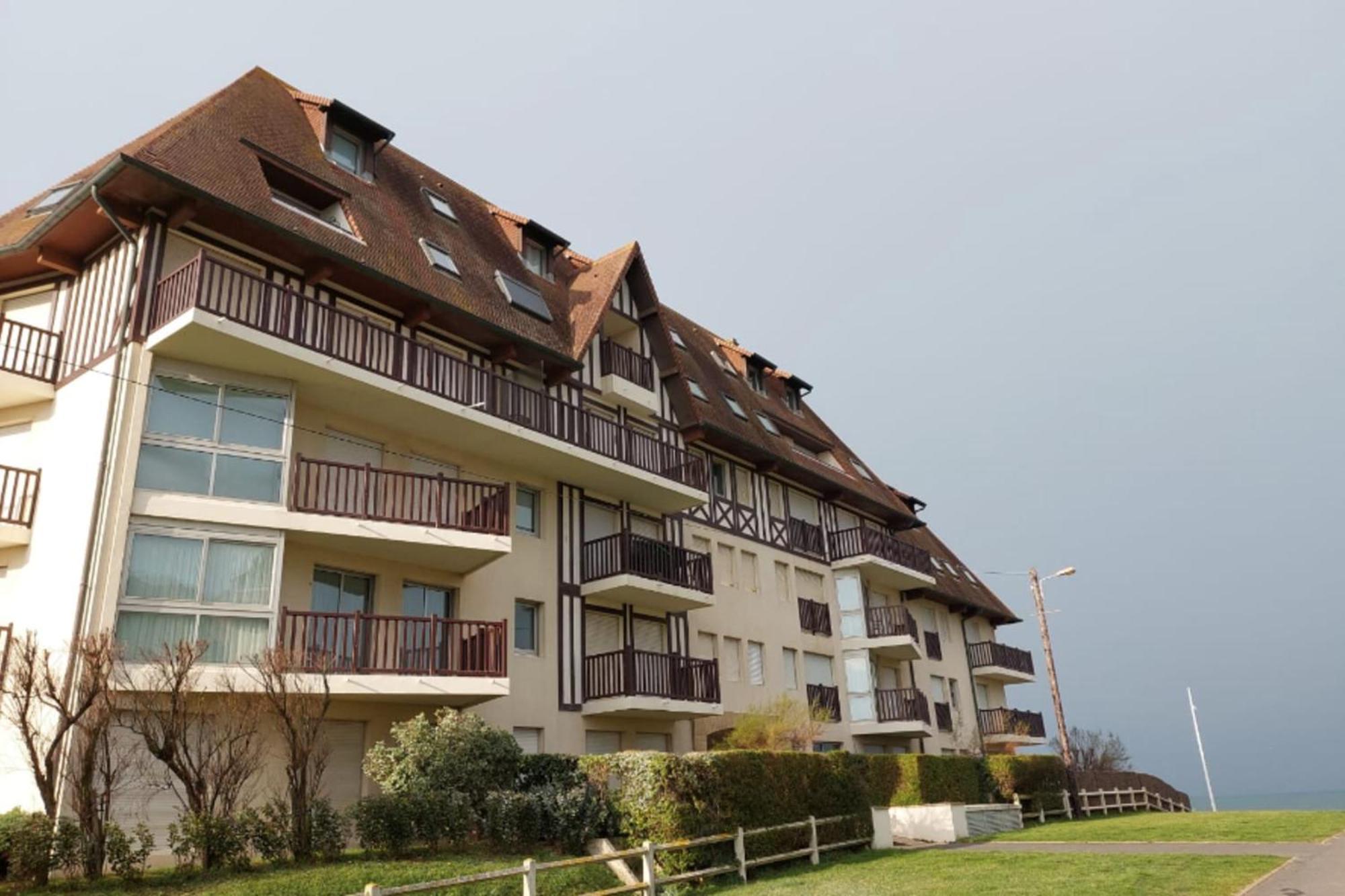 Apartment With Balcony Close To The Beach Cabourg Exterior photo